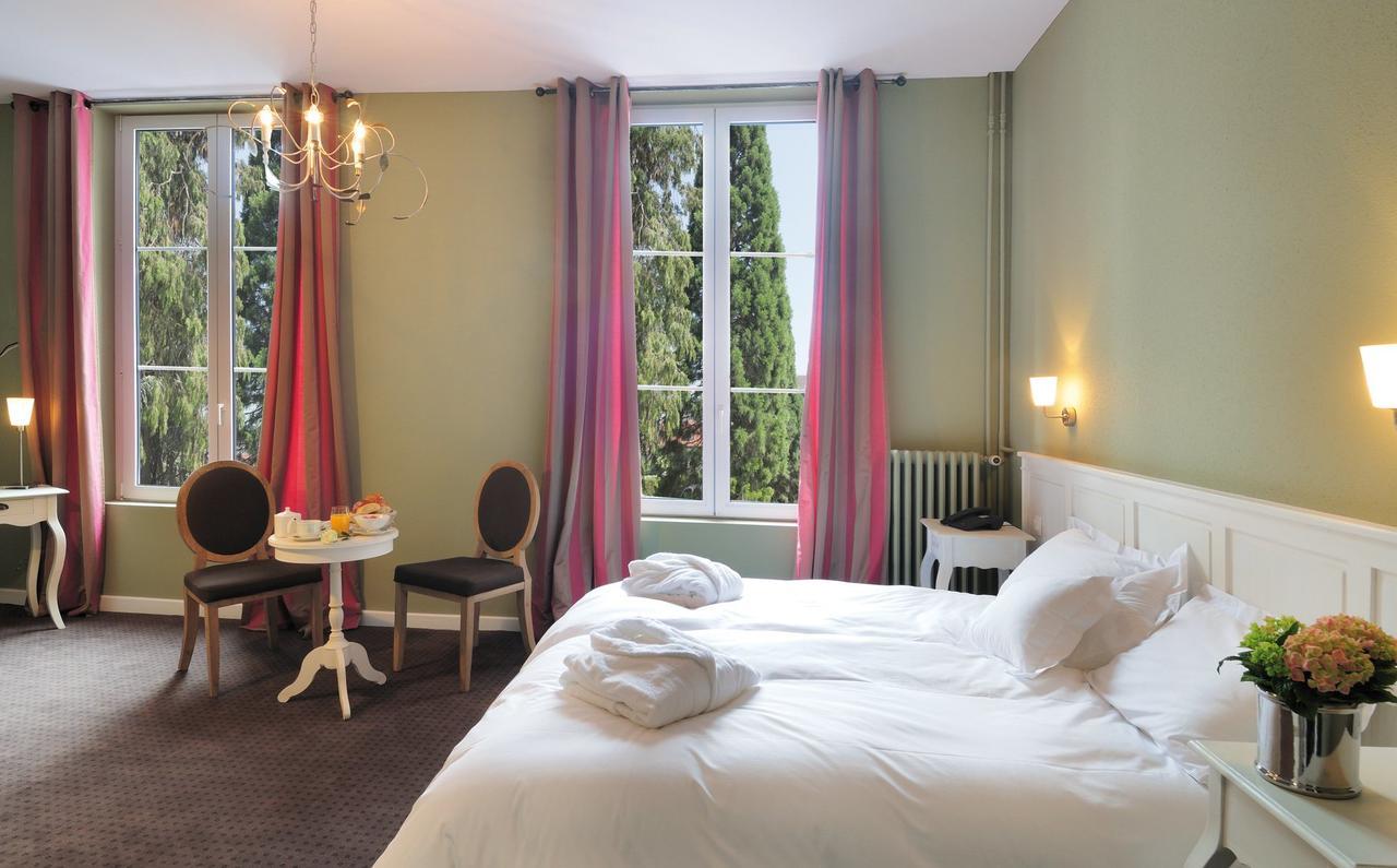 Le H - Hotel & Restaurant Бар Екстериор снимка