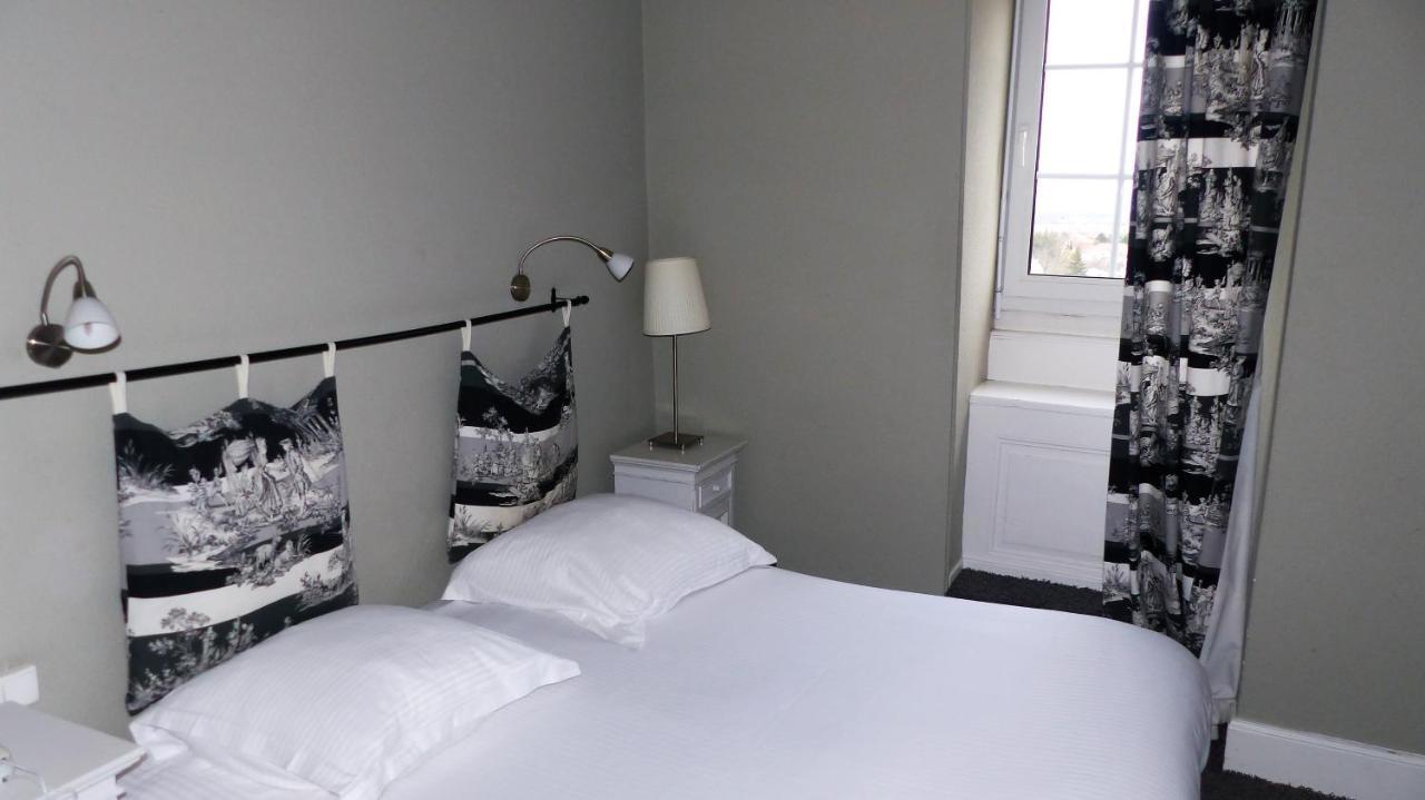 Le H - Hotel & Restaurant Бар Екстериор снимка