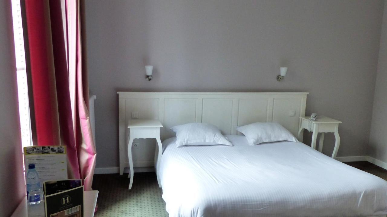 Le H - Hotel & Restaurant Бар Екстериор снимка