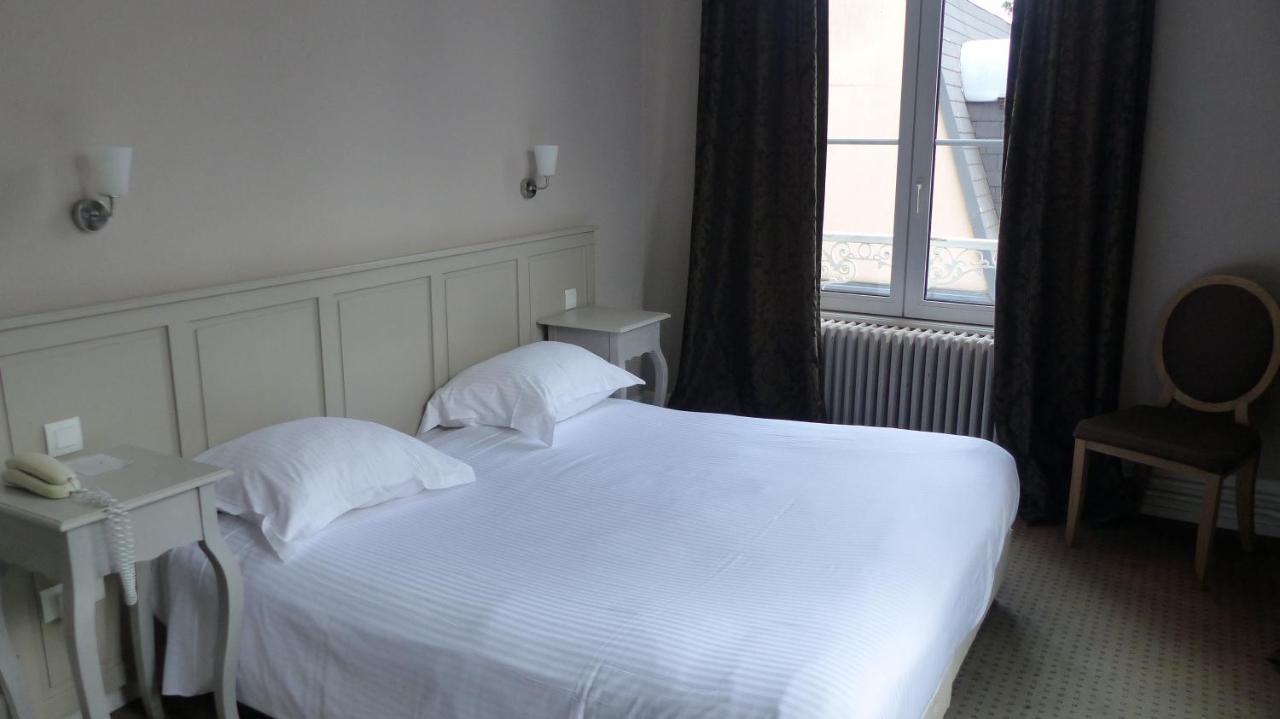 Le H - Hotel & Restaurant Бар Екстериор снимка