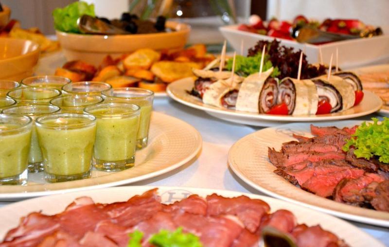 Le H - Hotel & Restaurant Бар Екстериор снимка